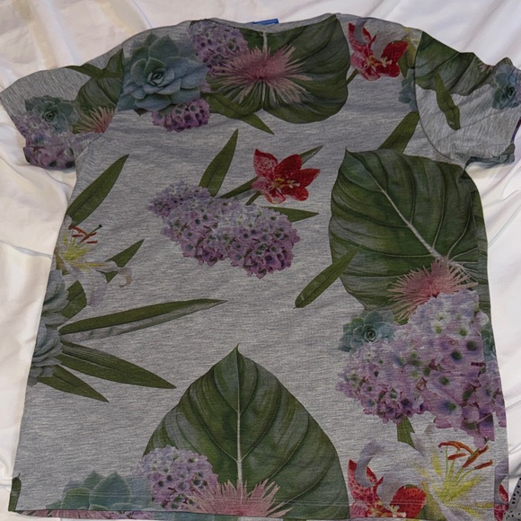 adidas Gray Short-Sleeve Tee with White Logo and Floral Print - Picture 5 of 9